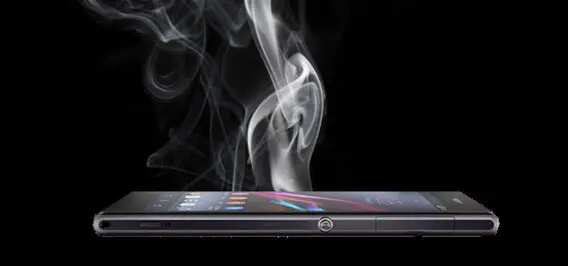 Celular echando humo por sobrecalentamiento
