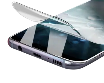 Lámina de protector de pantalla de hidrogel sobre el borde de un celular