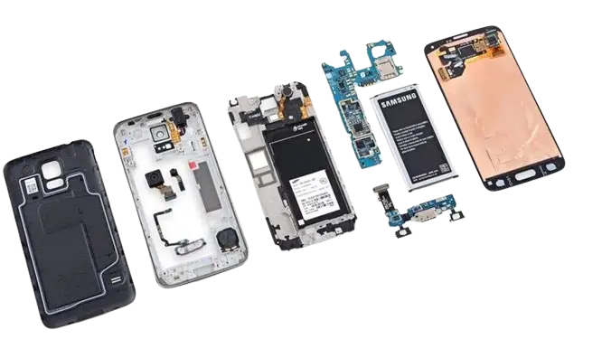 Despiece de un celular Samsung mostrando placa, batería, pantalla y componentes internos