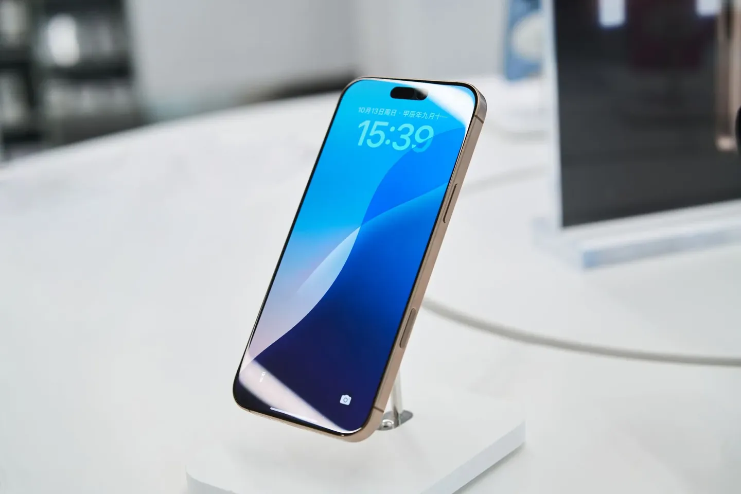 Smartphones nuevos y reacondicionados en exhibición